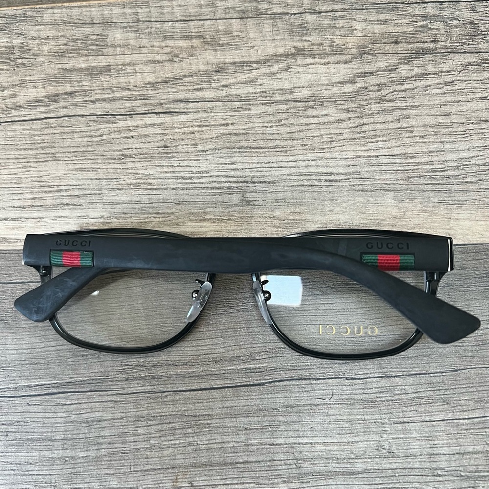 Gucci Metal Frame in Black - Picture 5 of 10